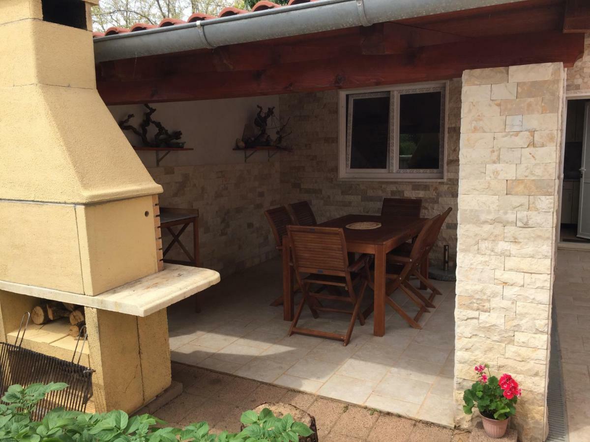 Apartmani Lorena Привлака Экстерьер фото