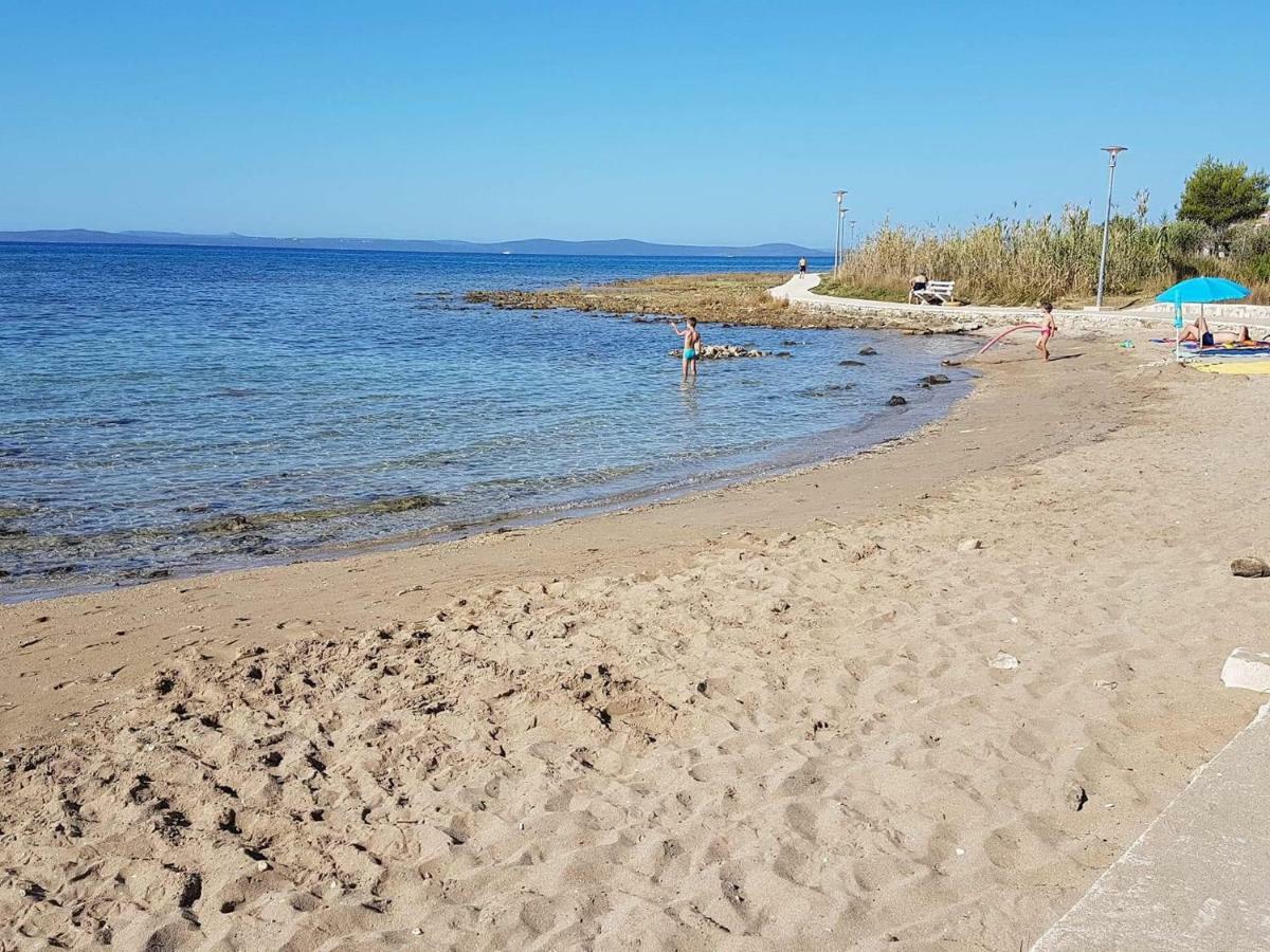 Apartmani Lorena Привлака Экстерьер фото